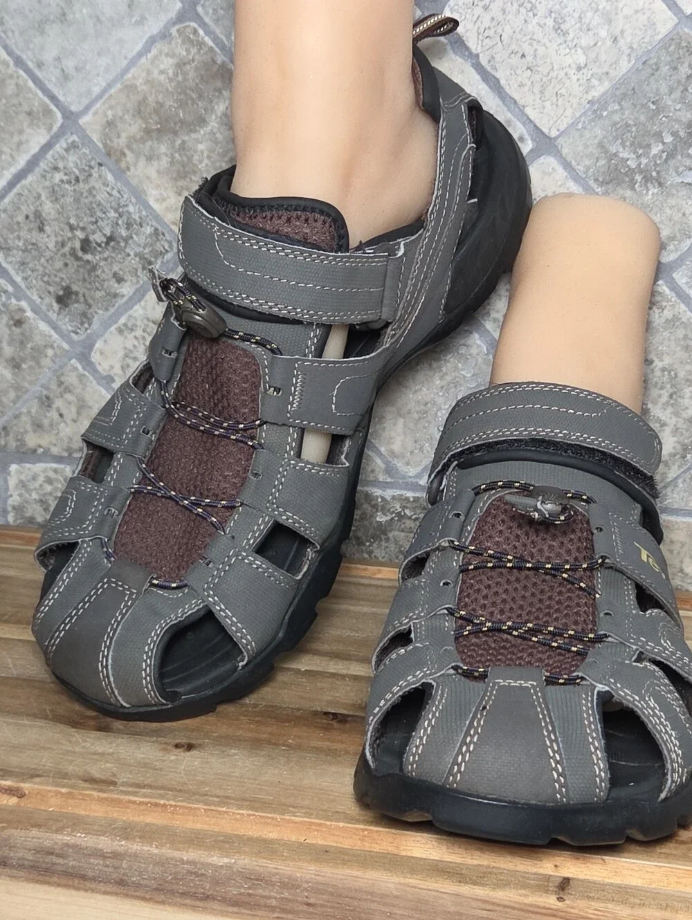 Teva Forebay Men's Closed Toe Shock Pad Adjustable Hiking/ Water Sandals 10 D